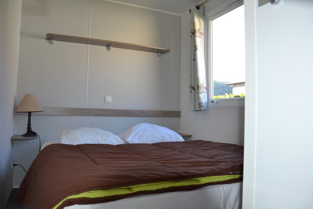 מלון Roquefeuil Camping La Mare Aux Fees מראה חיצוני תמונה